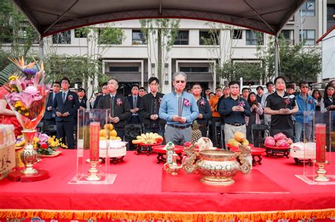 上樑儀式流程|動土拜拜完整指南：選日、儀式、供品、疏文、吉祥話。